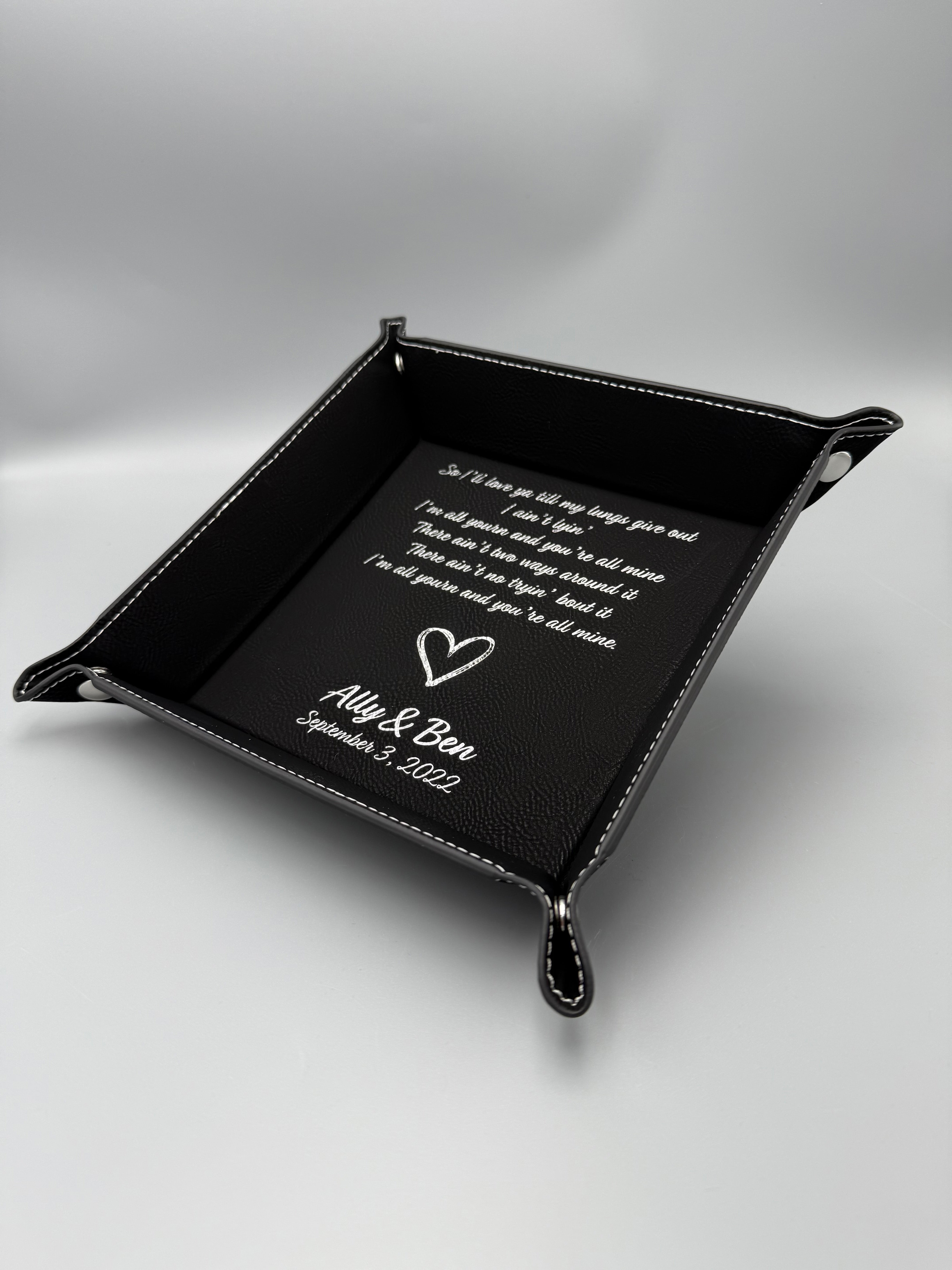 Leatherette Snap Up Tray