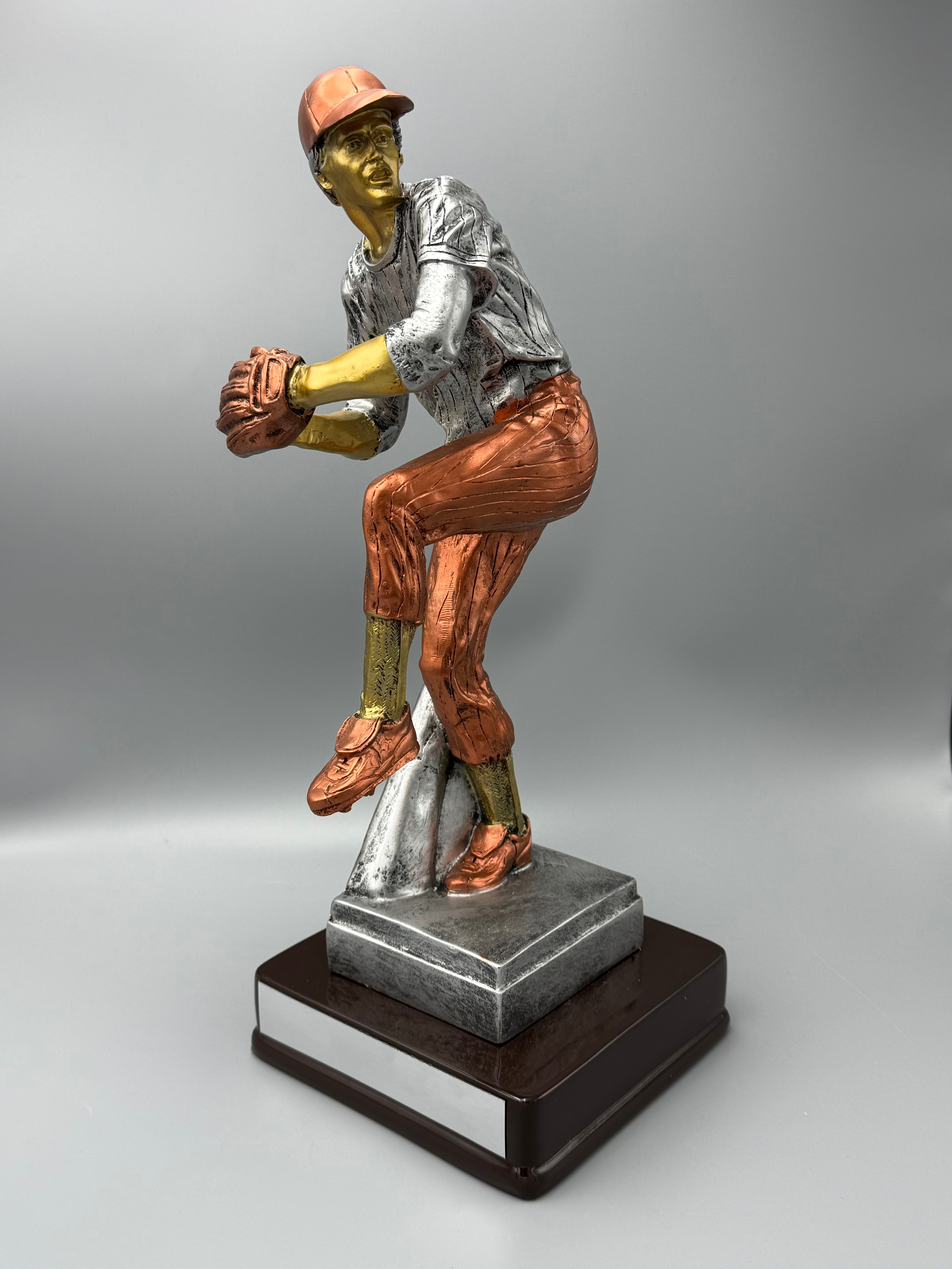 Gallery Resin Antique Gold Thrower