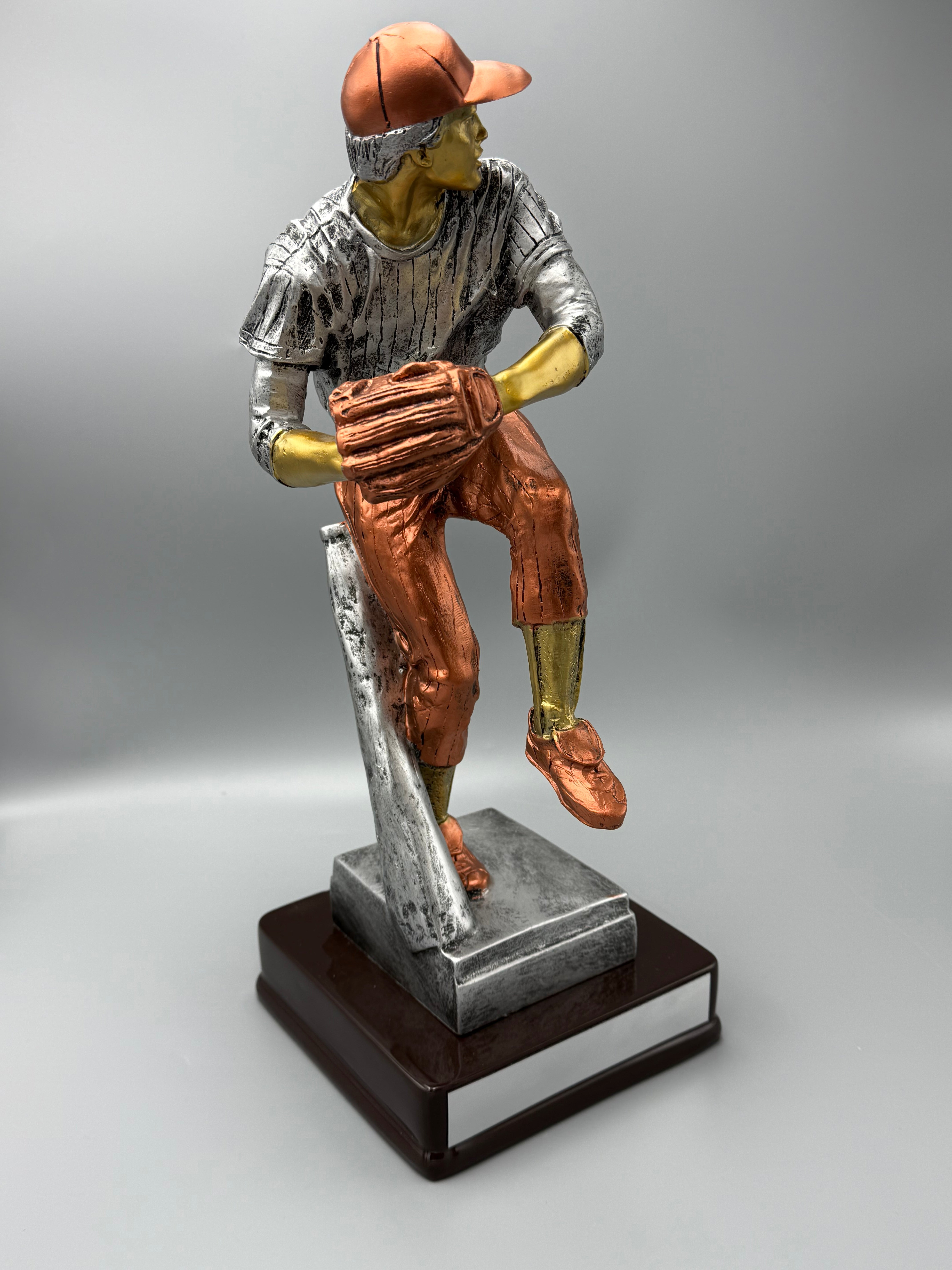 Gallery Resin Antique Gold Thrower