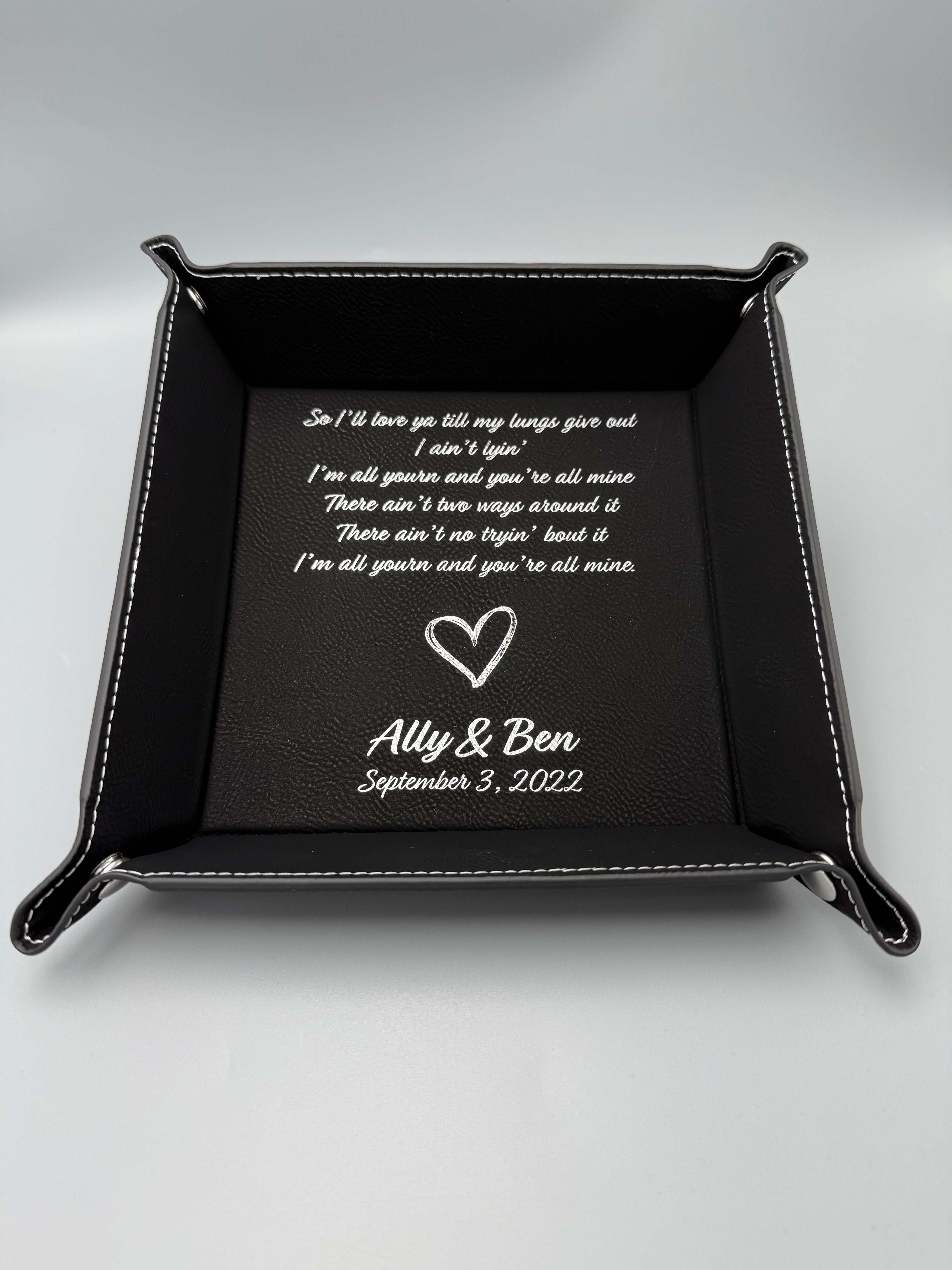 Leatherette Snap Up Tray